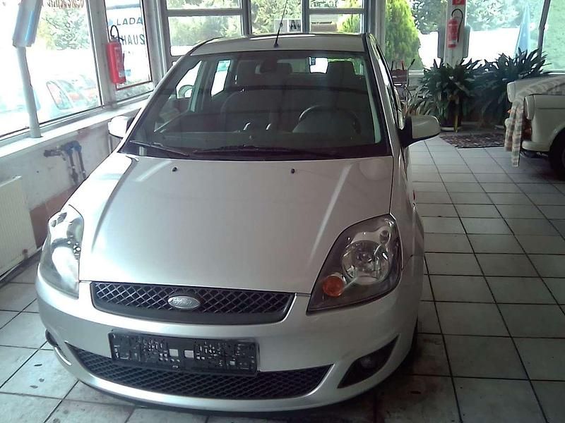 Gebraucht Ford Fiesta 80 PS (58 kW) 2006 Silber Kleinwagen