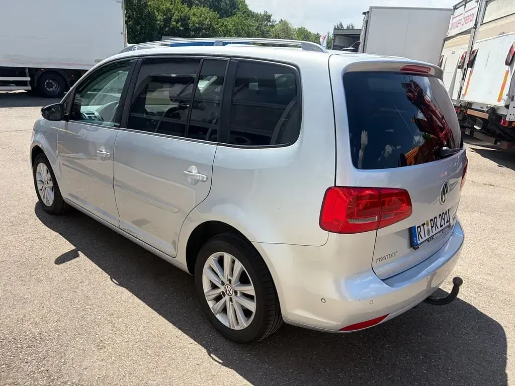 Gebraucht VW Touran Style 140 PS (102 kW) 2012 Silber Van / Kleinbus
