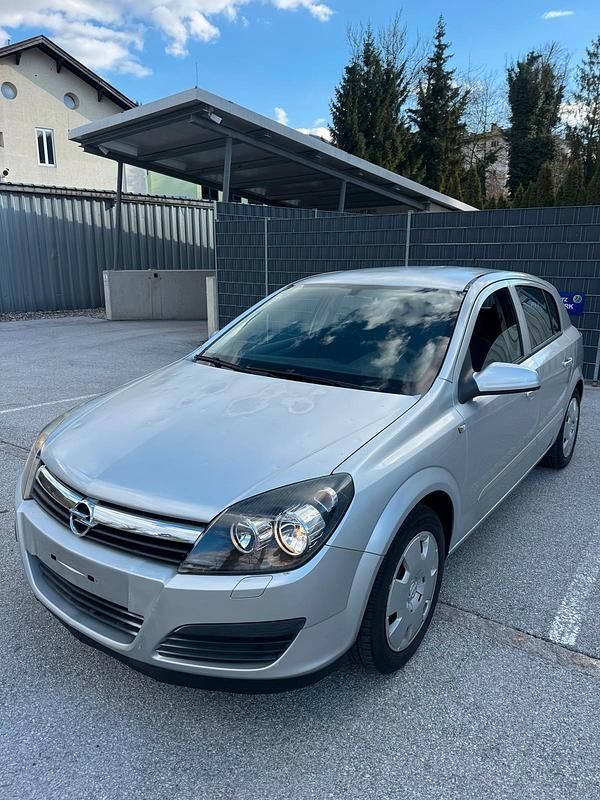 Gebraucht Opel Astra 105 PS (77 kW) 2005 Silber Kleinwagen
