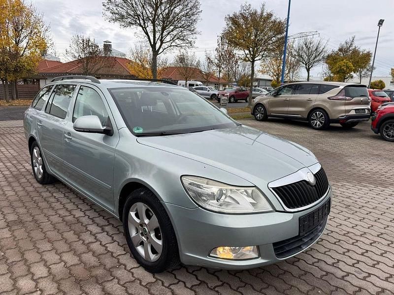 Grün Gebraucht 2009 Skoda Octavia Ambiente Kombi | 2.550 € (Fairer Preis) - Bild 1/4
