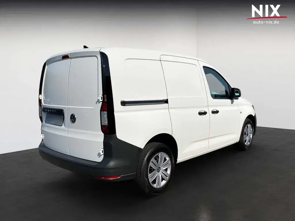 Usado VW Caddy 116 HP (85 kW) 2024 Branco Monovolume
