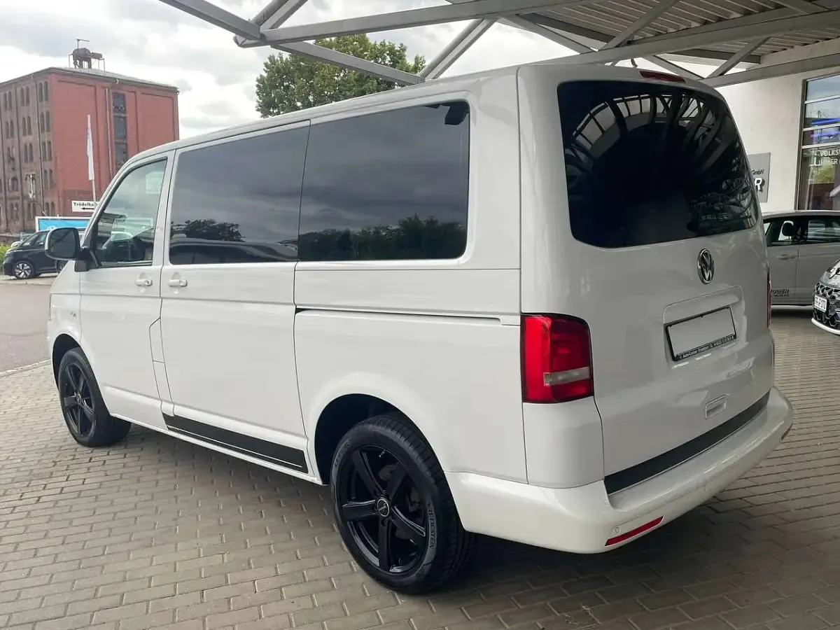 Gebraucht VW Caravelle 179 PS (131 kW) 2015 Candyweiß Van