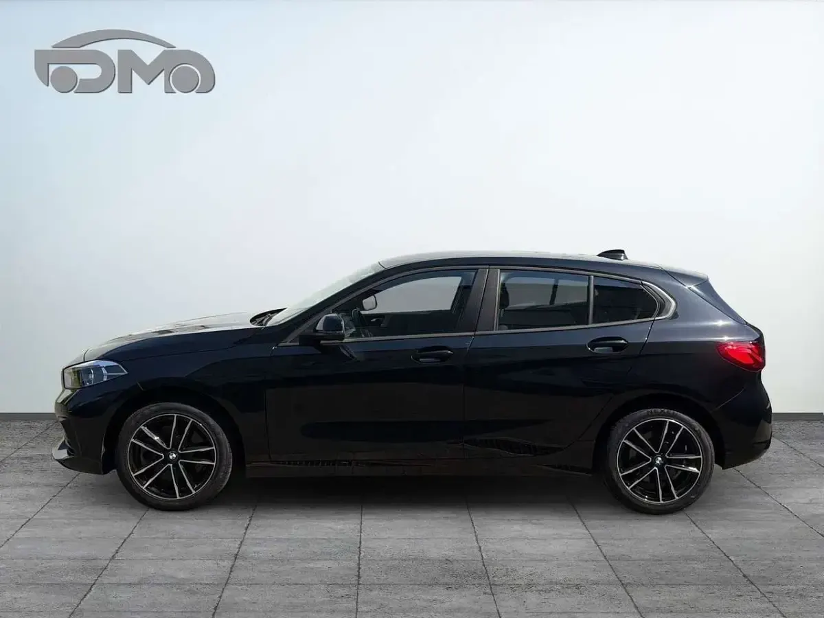 Gebraucht BMW 120 Advantage 178 PS (130 kW) 2023 Black sapphire metallic Limousine