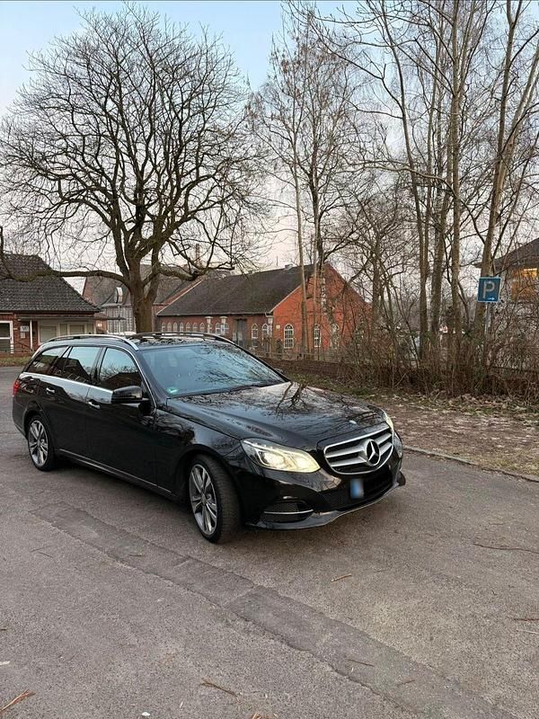 Gebraucht Mercedes E350 258 PS (189 kW) 2015 Schwarz Limousine