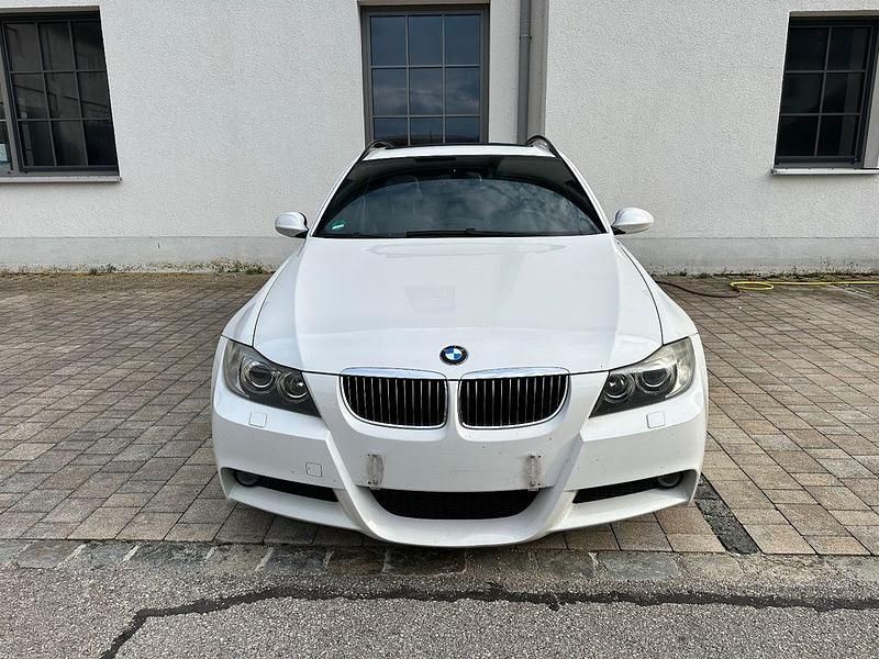 Weiß Gebraucht 2007 BMW 335 Performance Kombi | 11.900 € (Superpreis) - Bild 1/4