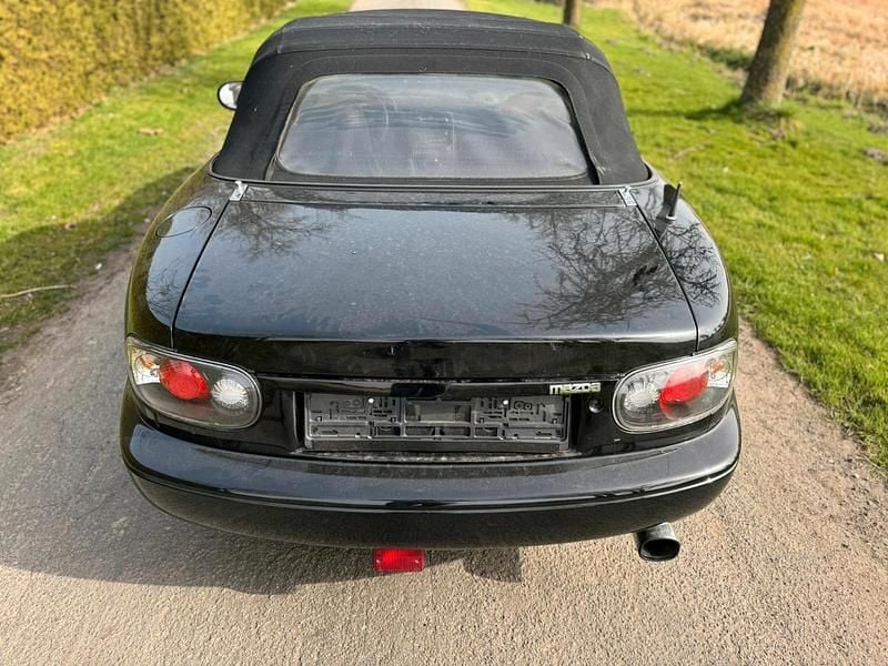 Gebraucht Mazda MX5 131 PS (96 kW) 1997 Schwarz Cabrio