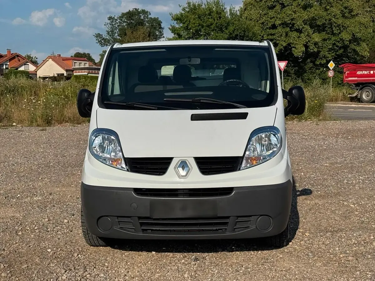 Gebraucht Renault Trafic 115 PS (84 kW) 2008 Weiß Van / Kleinbus