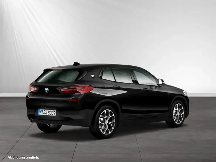 Gebraucht BMW X2 Sport Line 136 PS (100 kW) 2024 Black sapphire metallic SUV