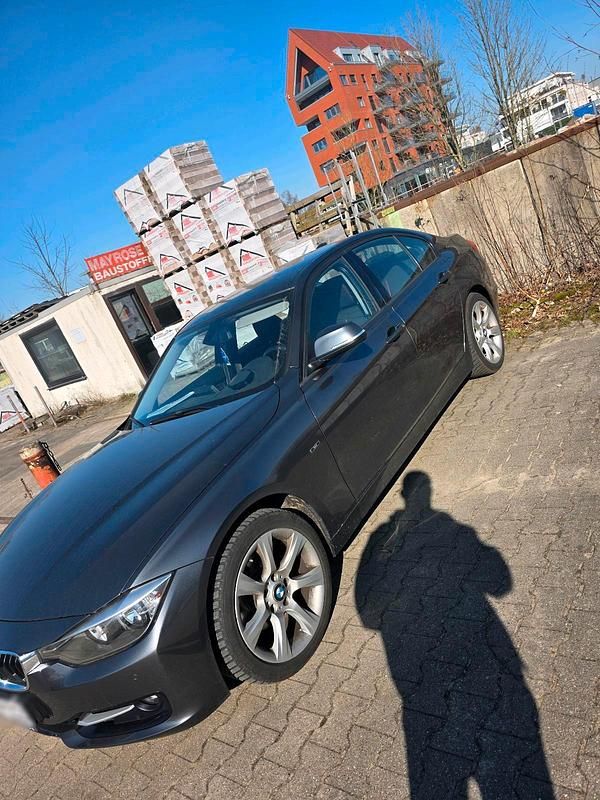 Gebraucht BMW 320 184 PS (135 kW) 2013 Grau Limousine