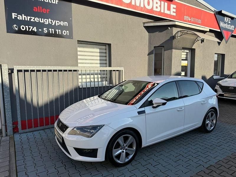 Weiß Gebraucht 2013 Seat Leon FR Limousine | 5.990 € (Guter Preis) - Bild 1/4