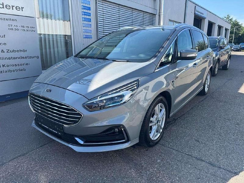 Gebraucht Ford S-MAX Titanium 190 PS (139 kW) 2020 Solarsilber Van / Kleinbus