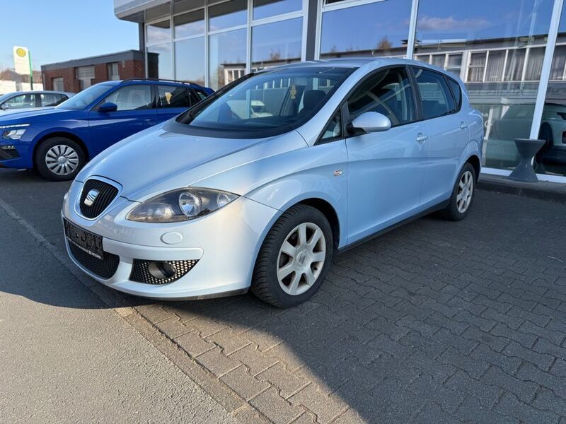 Blau Gebraucht 2005 Seat Toledo Stylance Limousine | 3.499 € - Bild 1/4