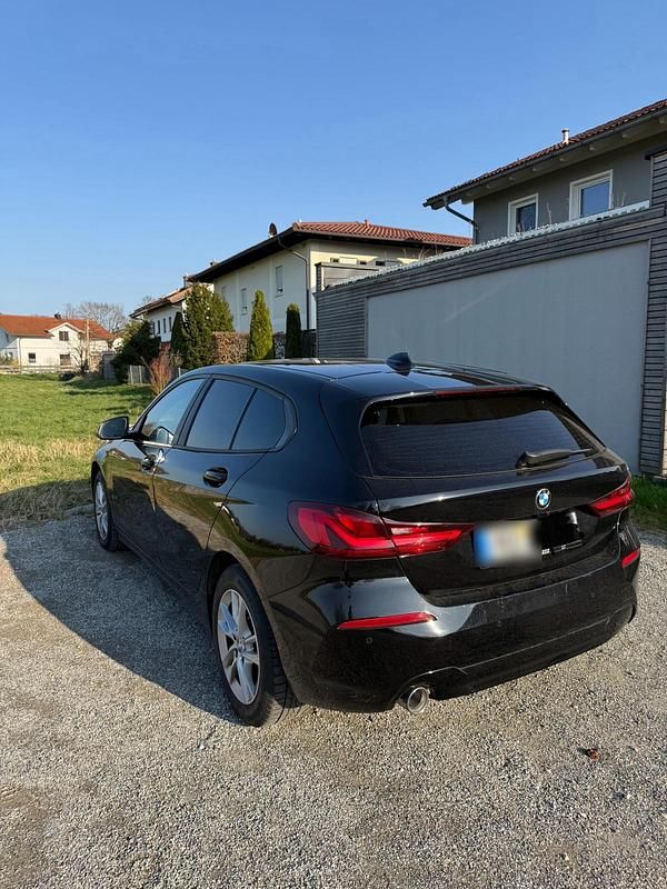 Gebraucht BMW 116 116 PS (85 kW) 2019 Schwarz Kleinwagen