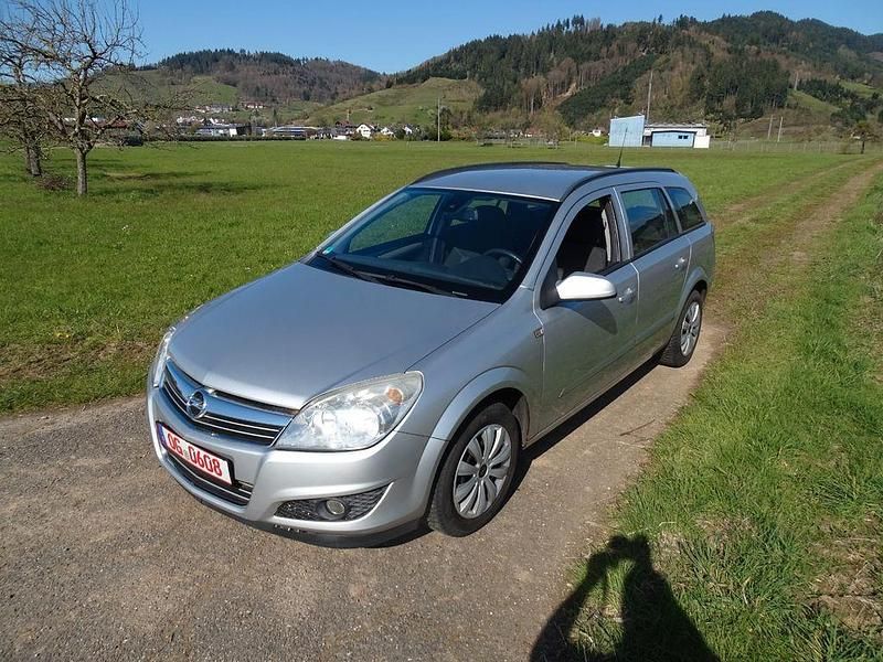 Gebraucht Opel Astra Edition 116 PS (85 kW) 2008 Silber Limousine