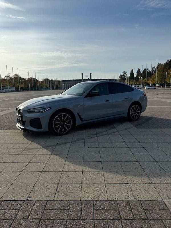 Grau Gebraucht 2022 BMW i4 Performance Limousine | 42.000 € (Superpreis) - Bild 1/4