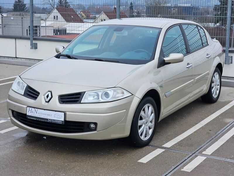 Gold Gebraucht 2006 Renault Mégane II Dynamique Limousine | 3.950 € (Teuer) - Bild 1/4