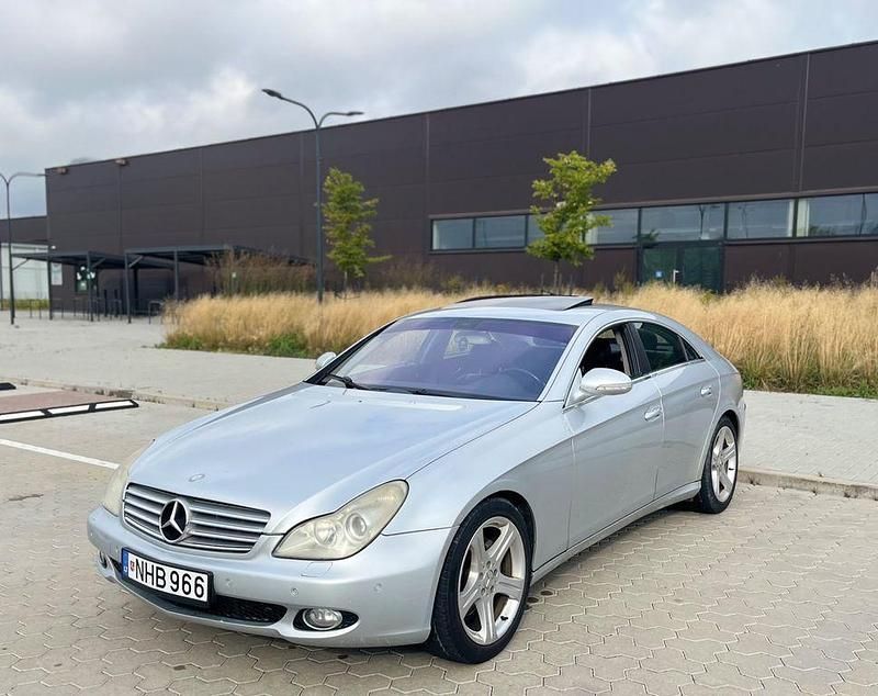 Silber Gebraucht 2005 Mercedes CLS350 Limousine | 4.300 € (Fairer Preis) - Bild 1/4
