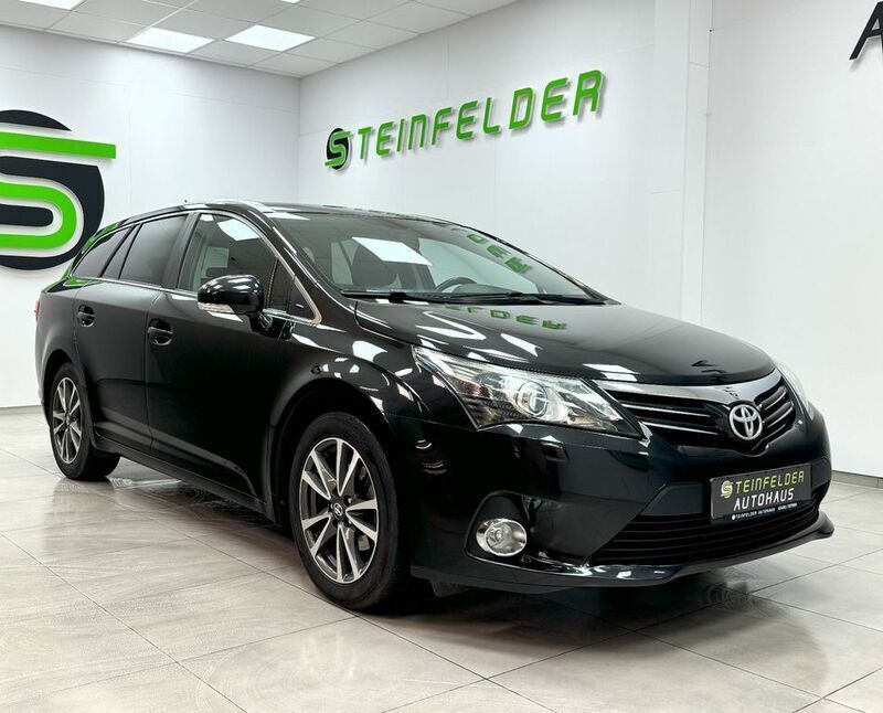 Schwarz Gebraucht 2014 Toyota Avensis Kombi | 13.490 € - Bild 1/4