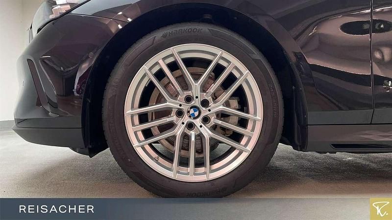 Gebraucht BMW 520 197 PS (144 kW) 2024 Saphirschwarz metallic Limousine