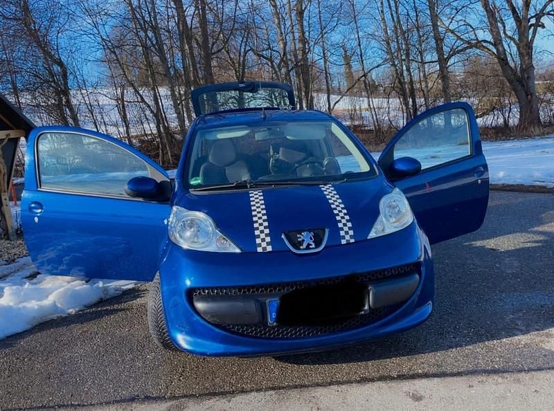 Gebraucht Peugeot 107 52 PS (38 kW) 2008 Blau Kleinwagen