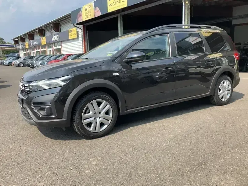 Gebraucht Dacia Jogger Expression 110 PS (80 kW) 2024 Schwarz Van / Kleinbus
