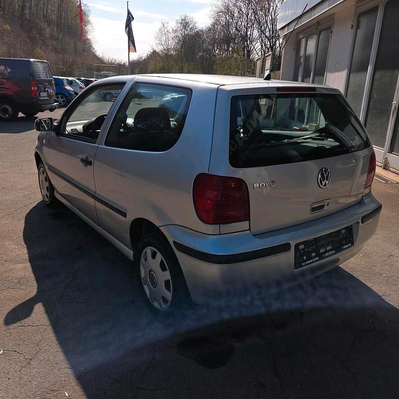 Gebraucht VW Polo 60 PS (44 kW) 2001 Silber Kleinwagen