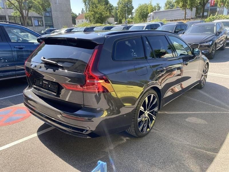 Gebraucht Volvo V60 Ultimate 197 PS (144 kW) 2024 Grau Kombi