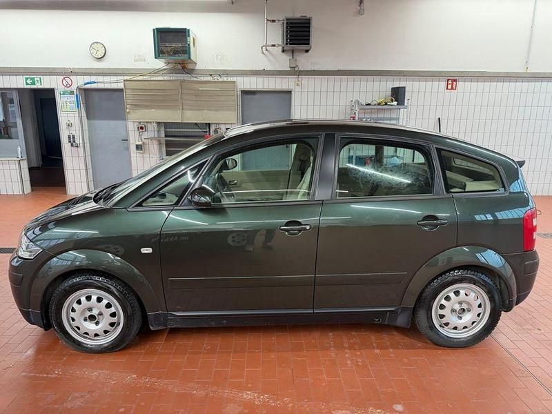 Gebraucht Audi A2 61 PS (44 kW) 2002 Grün Kleinwagen