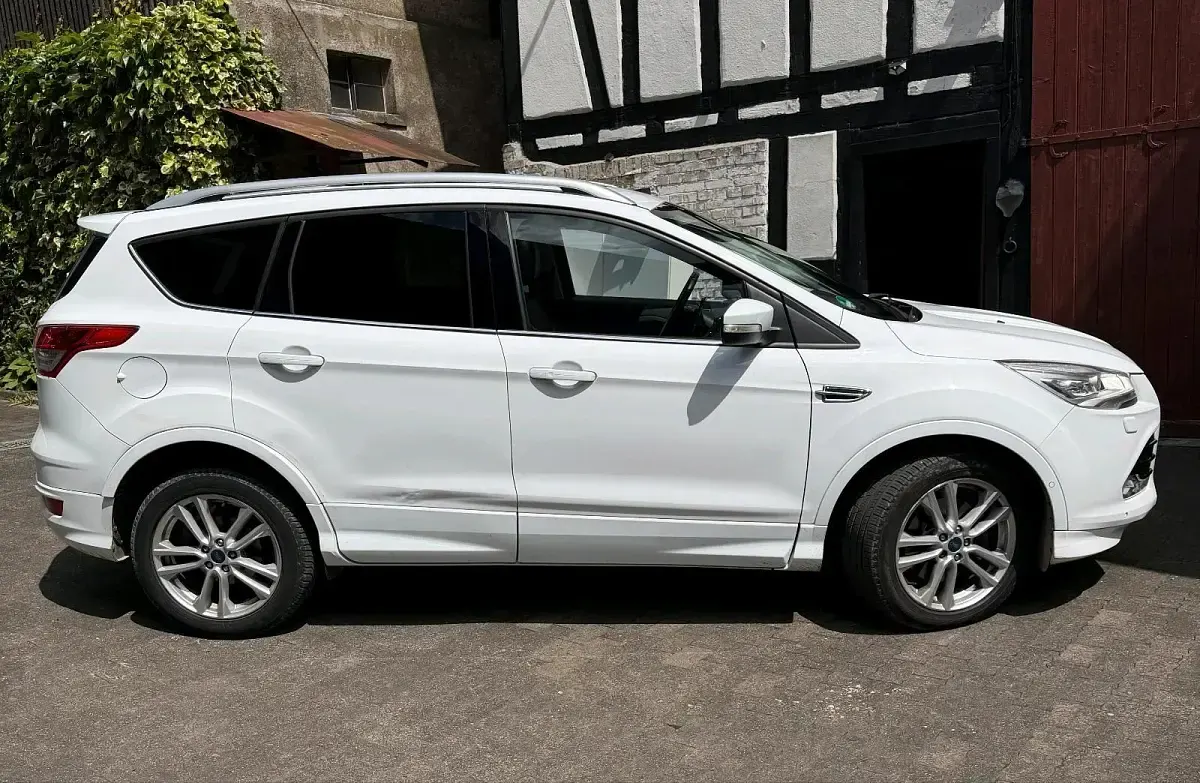 Gebraucht Ford Kuga 180 PS (132 kW) 2015 Weiß SUV