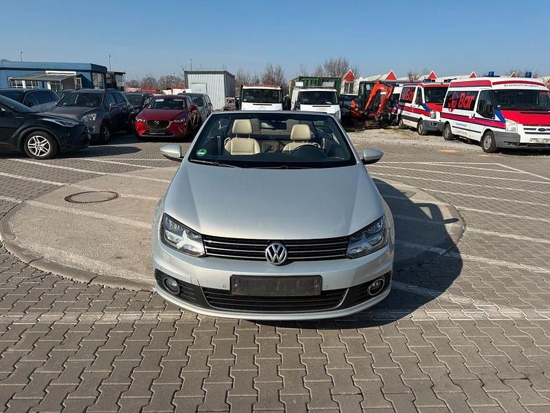 Gebraucht VW Eos Basis 140 PS (102 kW) 2013 Gold Cabrio