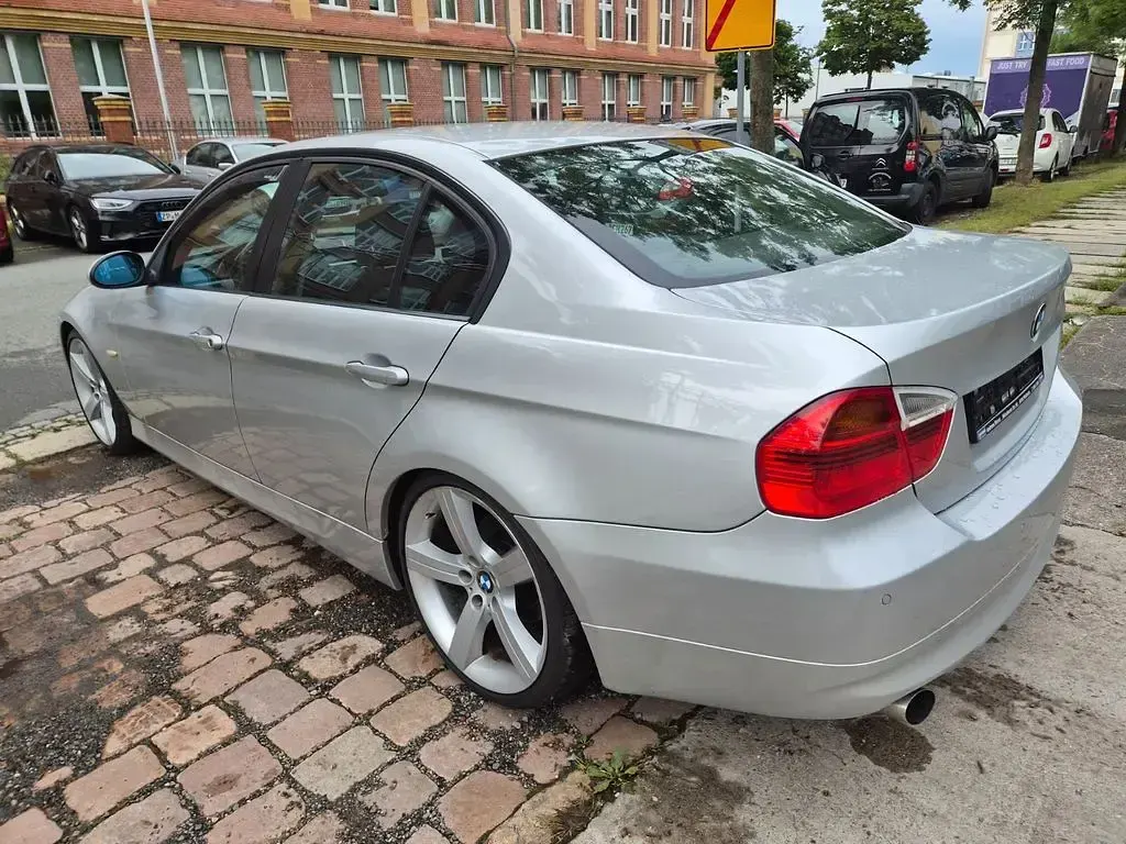 Gebraucht BMW 320 150 PS (110 kW) 2007 Silber Limousine