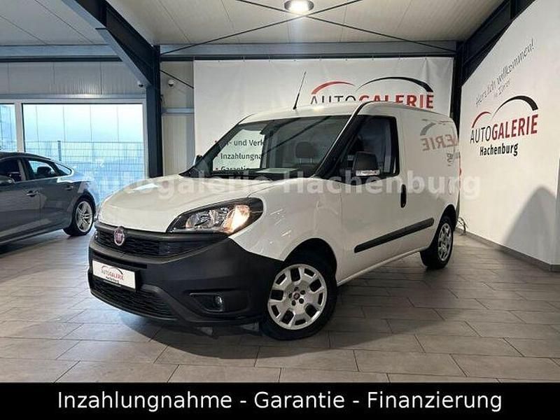 Weiß Gebraucht 2022 Fiat Doblò Van / Kleinbus | 17.990 € (Guter Preis) - Bild 1/4
