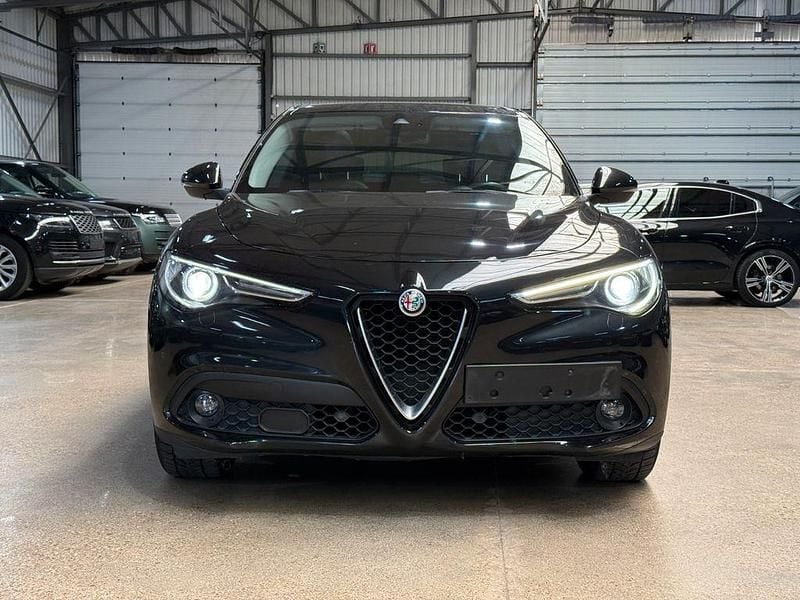 Gebraucht Alfa Romeo Stelvio Super 150 PS (110 kW) 2018 Schwarz SUV