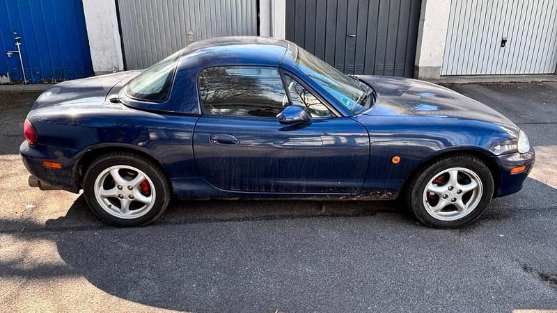 Gebraucht Mazda MX5 110 PS (80 kW) 2002 Blau Cabrio