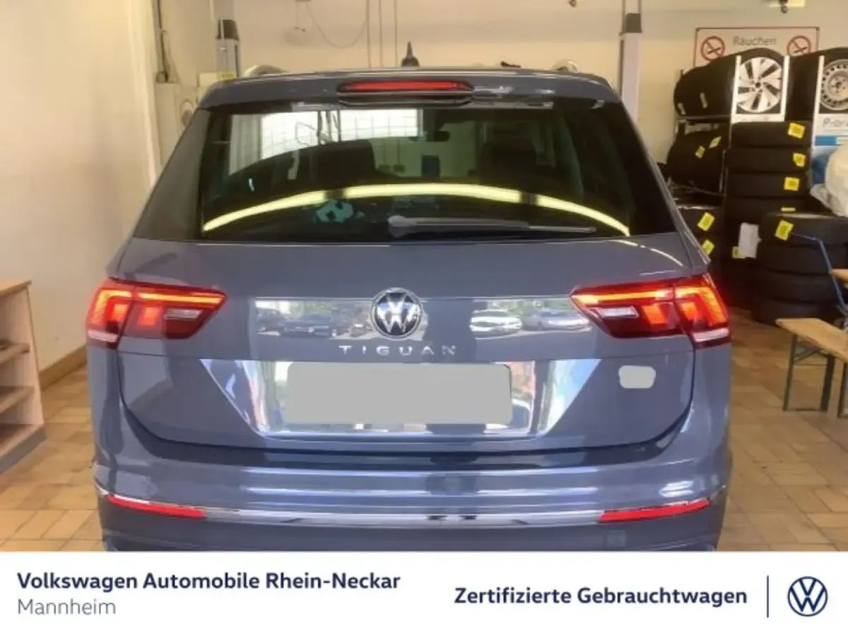 Gebraucht VW Tiguan Active 150 PS (110 kW) 2021 Delfingrau metallic SUV