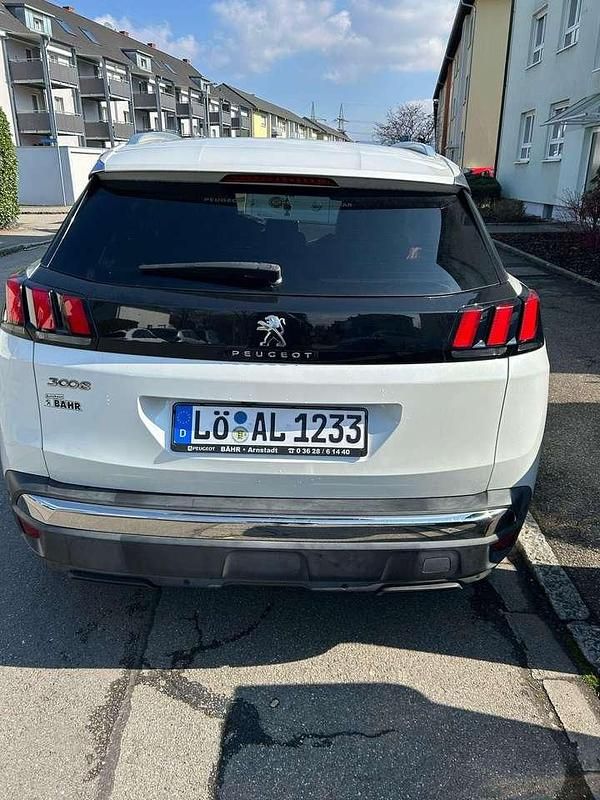 Weiß Gebraucht 2018 Peugeot 3008 SUV | 17.000 € (Etwas zu teuer) - Bild 1/4