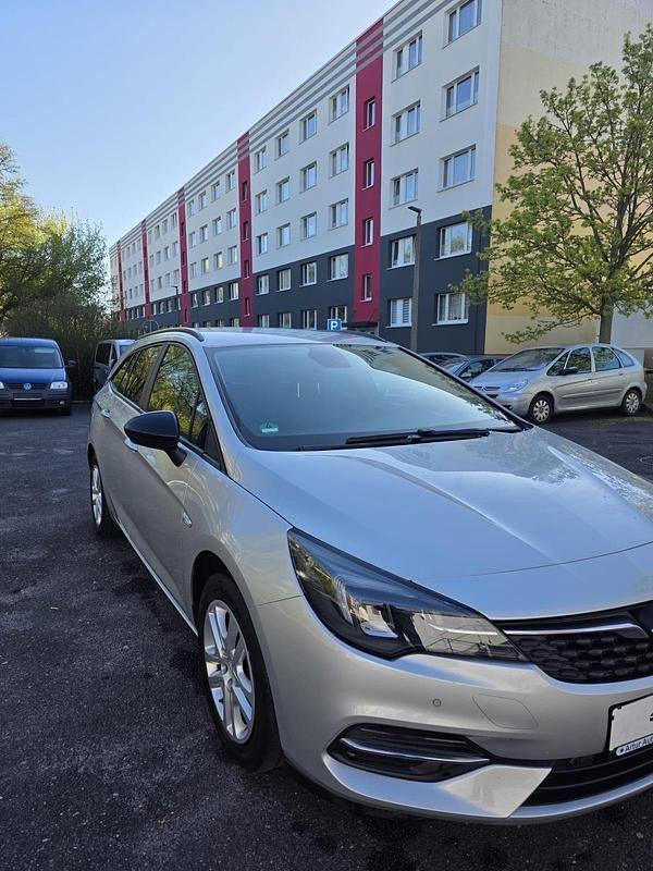 Używany Opel Astra 122 KM (89 kW) 2021 Szary Kombi