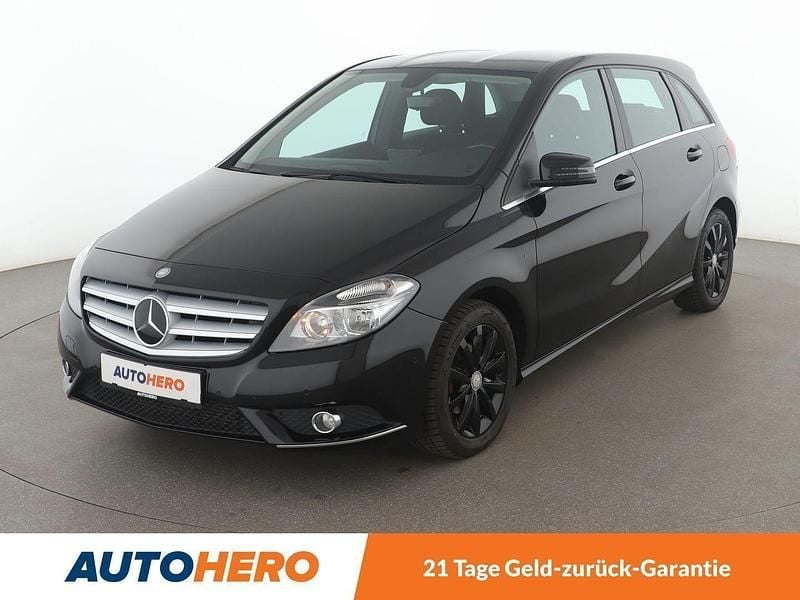 Schwarz Gebraucht 2014 Mercedes B180 Van / Kleinbus | 11.970 € (Fairer Preis) - Bild 1/3