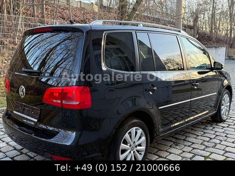 Gebraucht VW Touran Highline 105 PS (77 kW) 2012 Schwarz Van / Kleinbus