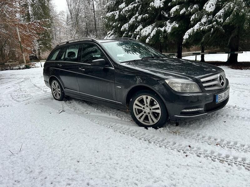 Schwarz Gebraucht 2011 Mercedes C220 Avantgarde Kombi | 5.000 € (Superpreis) - Bild 1/4