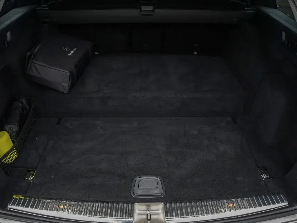 Gebraucht Mercedes E300 AMG line 320 PS (235 kW) 2021 Silber Limousine