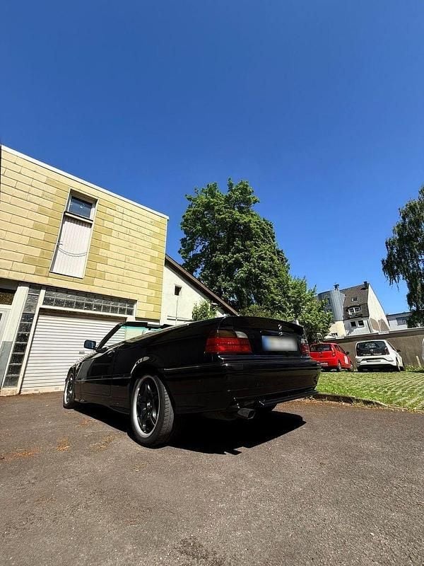 Gebraucht BMW 320 Cabriolet Performance 150 PS (110 kW) 1996 Schwarz Cabrio