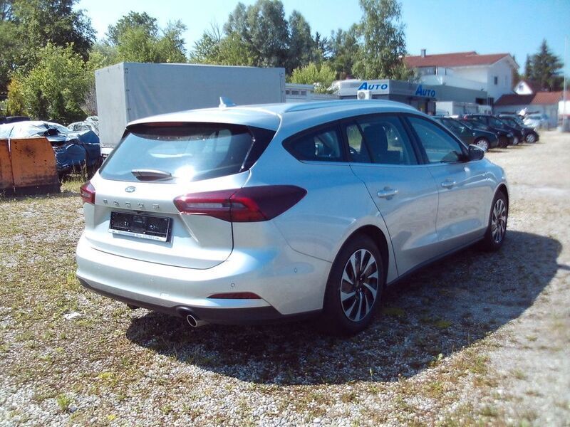 Gebraucht Ford Focus Titanium 155 PS (114 kW) 2025 Silber Limousine