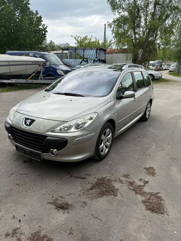 Silber Gebraucht 2006 Peugeot 307 Premium Kombi | 1.899 € (Guter Preis) - Bild 1/4