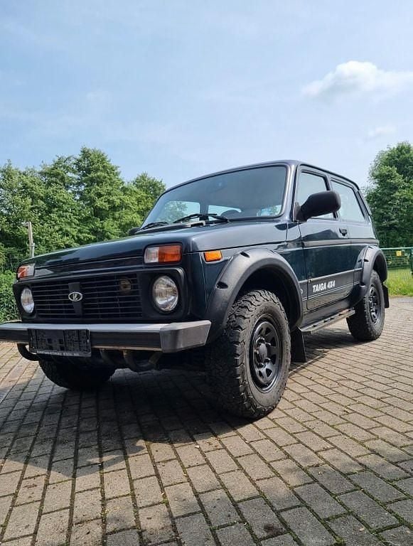 Grün Gebraucht 2013 Lada Taiga SUV | 12.000 € (Etwas zu teuer) - Bild 1/1