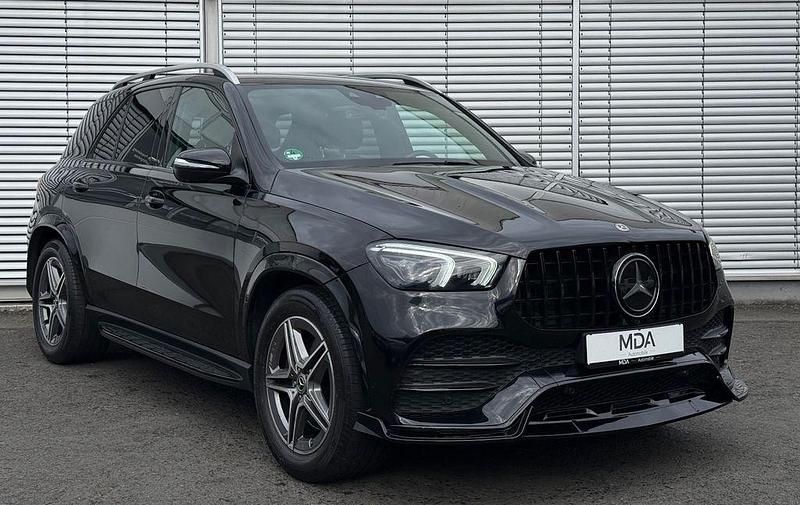 Schwarz Gebraucht 2019 Mercedes GLE300 AMG line SUV | 39.850 € (Fairer Preis) - Bild 1/4