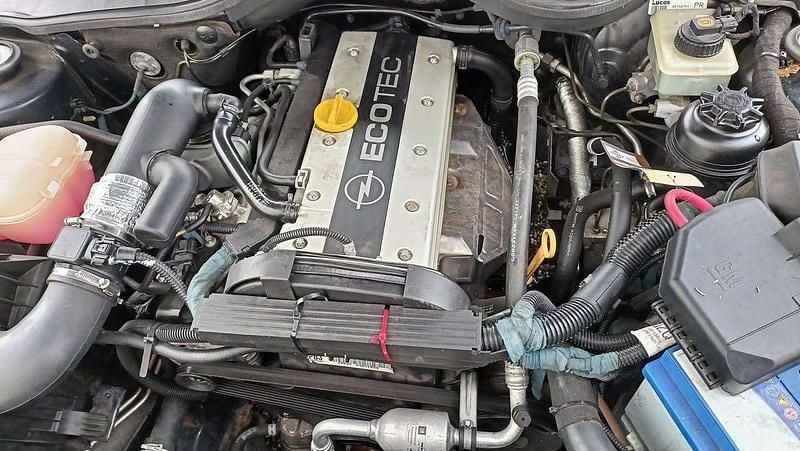 Blau Gebraucht 2003 Opel Omega Sport Limousine | 1.200 € (Superpreis) - Bild 1/4