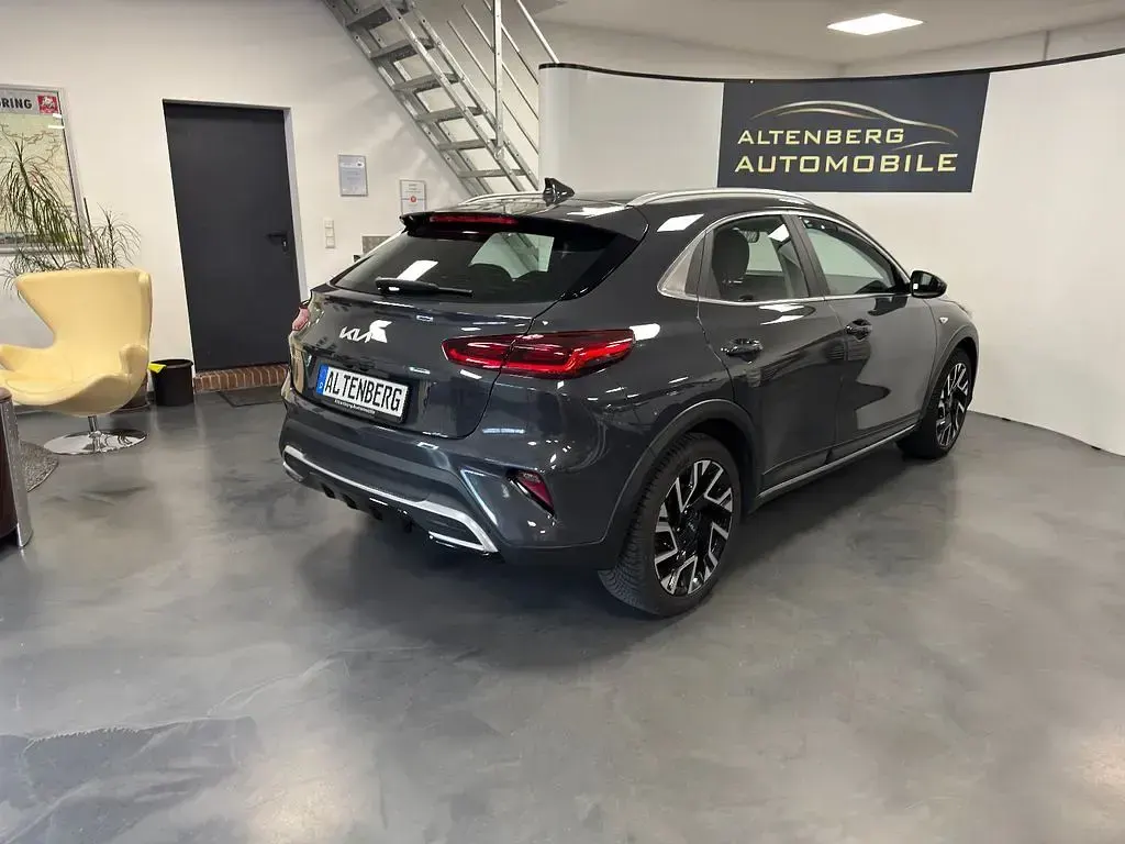 Gebraucht Kia XCeed Vision 160 PS (117 kW) 2022 Dark penta SUV