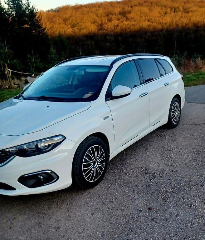 Gebraucht Fiat Tipo Lounge 120 PS (88 kW) 2017 Weiß Limousine
