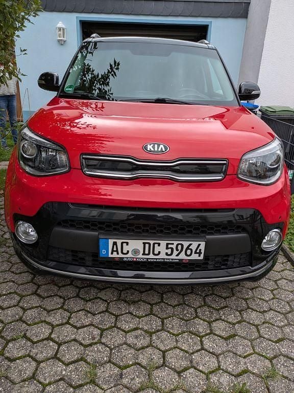 Rot Gebraucht 2017 Kia Soul Spirit SUV | 9.900 € (Guter Preis) - Bild 1/4